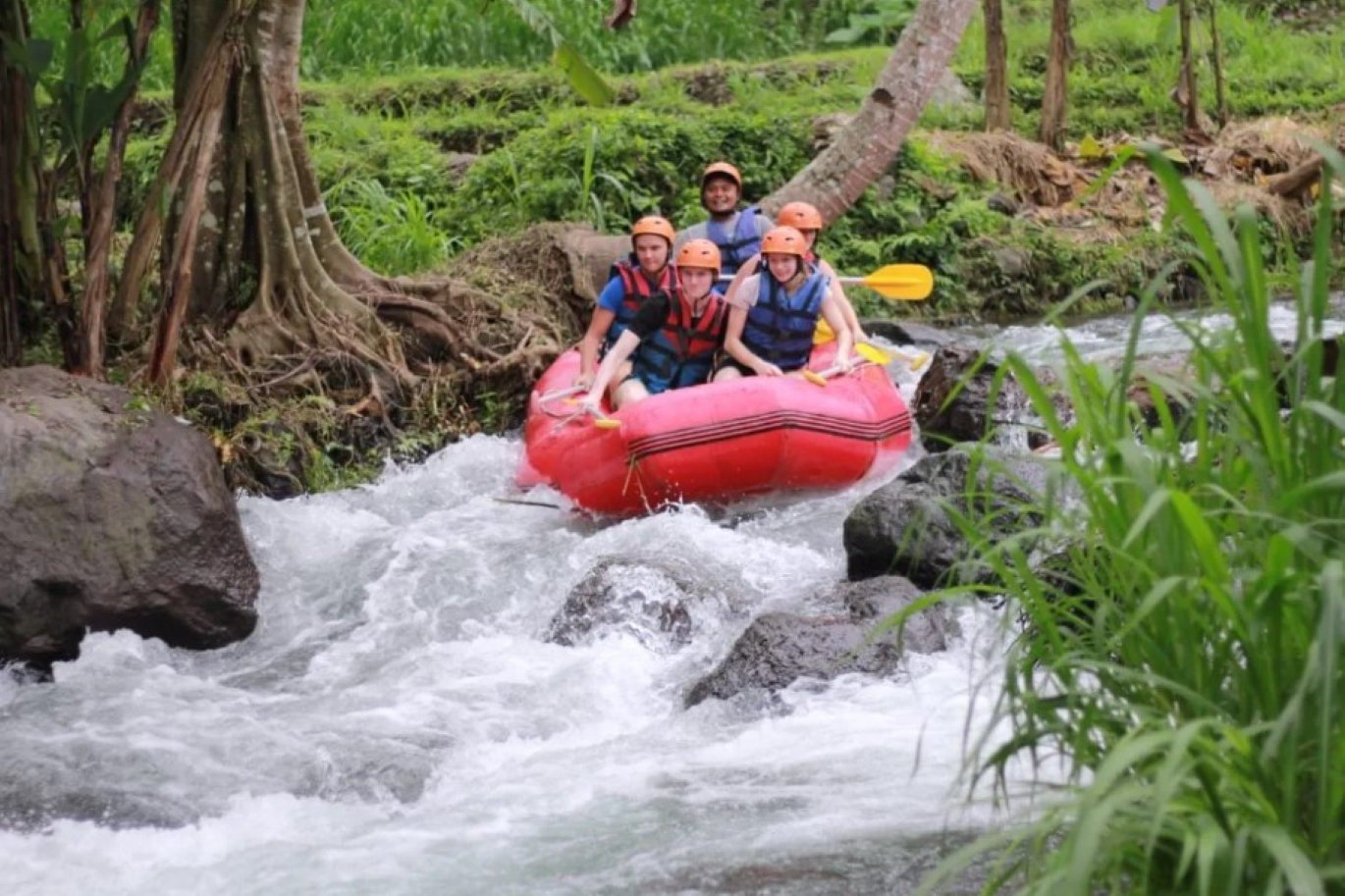 White water rafting to twin lake