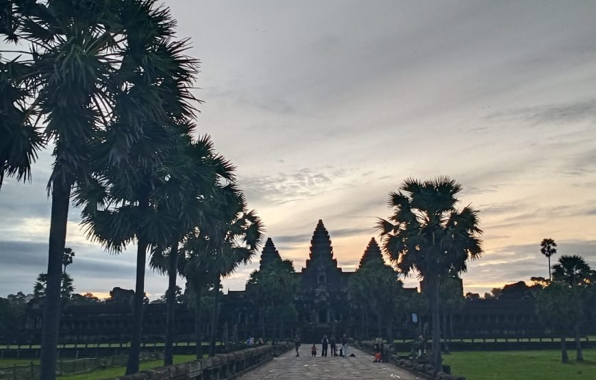 Private 1 Day Trip with Sunrise at Angkor Wat