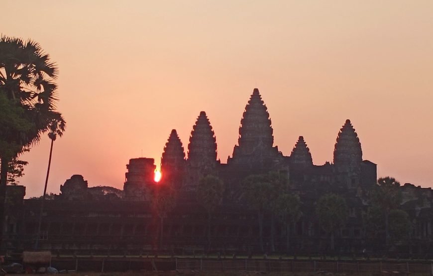 Private 1 Day Trip with Sunrise at Angkor Wat