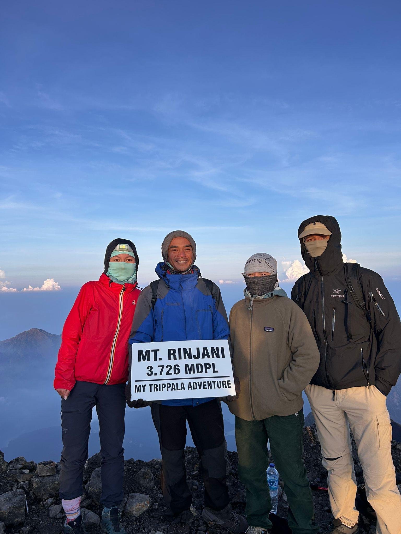 Day 02 Wake up at 2:00 AM to hike up 3.5 hours up in the dark with the most beautiful night sky to the summit to catch the sunrise.