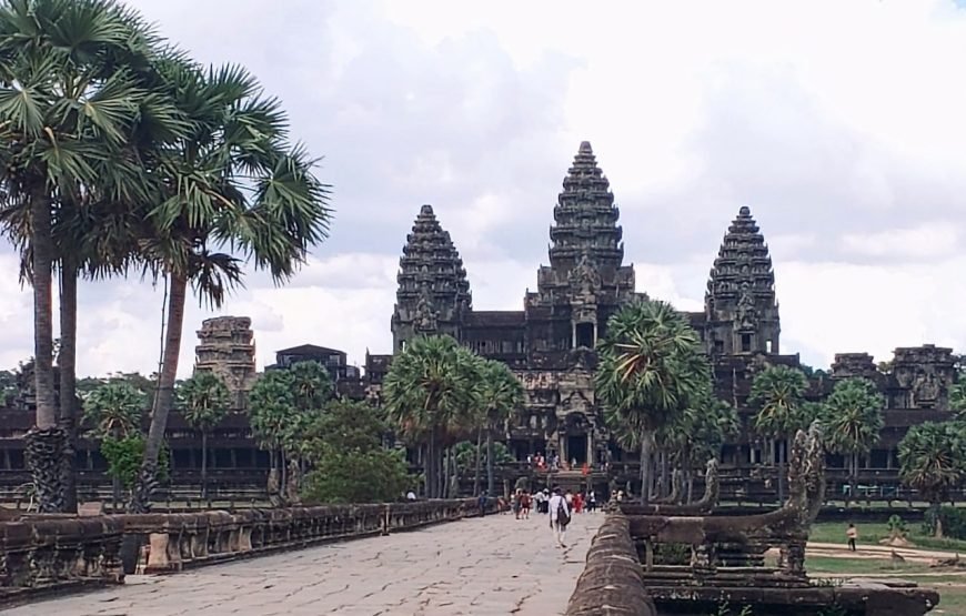 Private 1 Day Trip with Sunrise at Angkor Wat