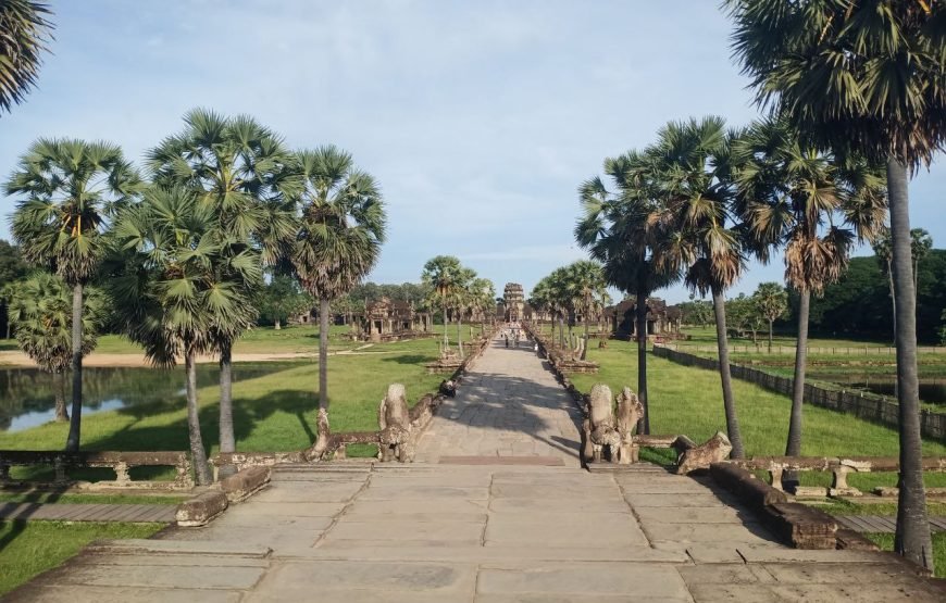 Joining Group Trip To Angkor Wat, Angkor Thom With Sunrise