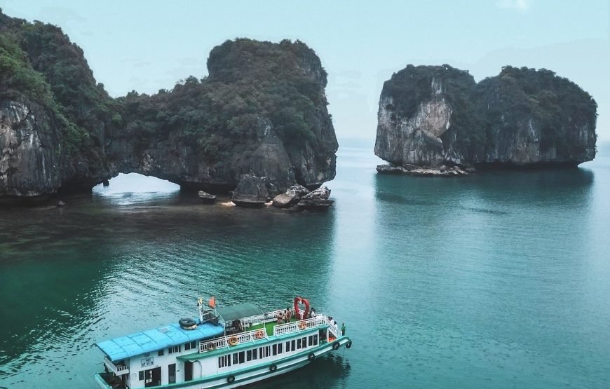 Cat Ba Island: Full-day Cruise to Lan Ha bay and Ha Long Bay