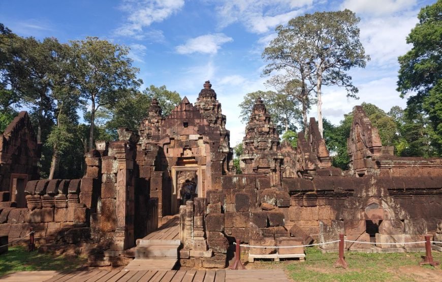 One Day Private Trip to Kbal Spean, Banteay Srei and Banteay Samre