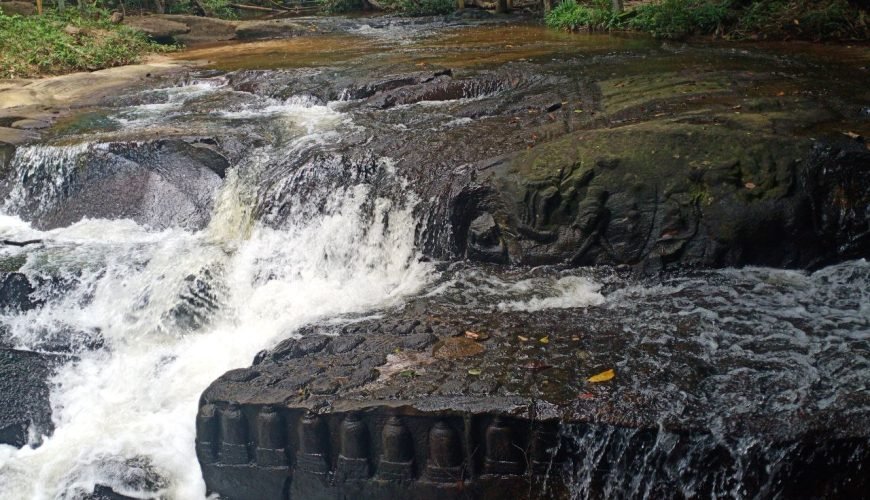 One Day Private Trip to Kbal Spean, Banteay Srei and Banteay Samre