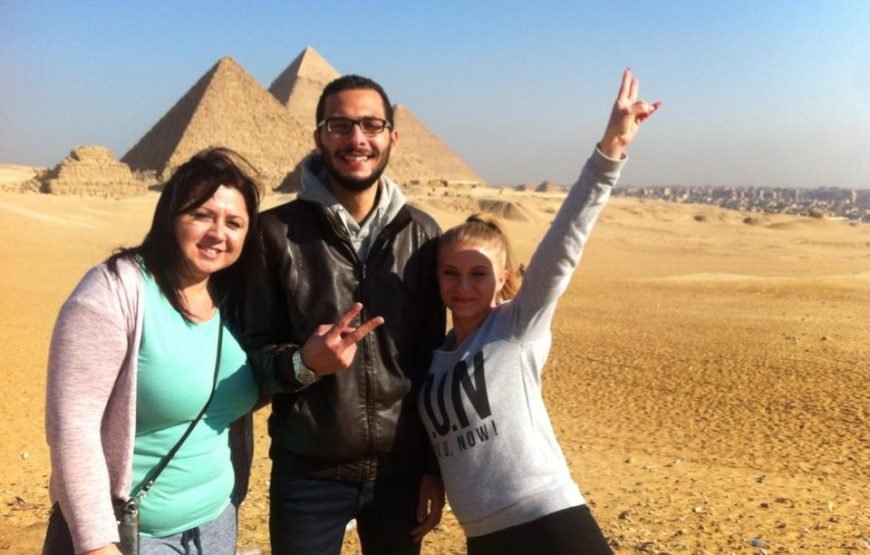 From Cairo: Half-Day Tour to Pyramids of Giza and The Sphinx (Guided Tour )