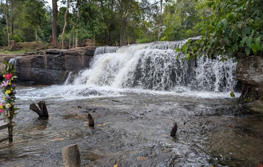 Phnom Kulen Waterfall & 1000 Lingas Shared Tour