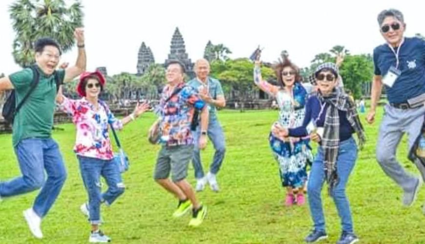 Sunrise Angkor Wat & Temple Explorer Tour