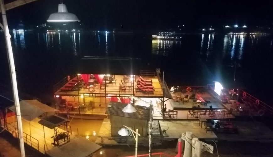 Luang Prabang: Mekong River Sunset & Dinner Cruise