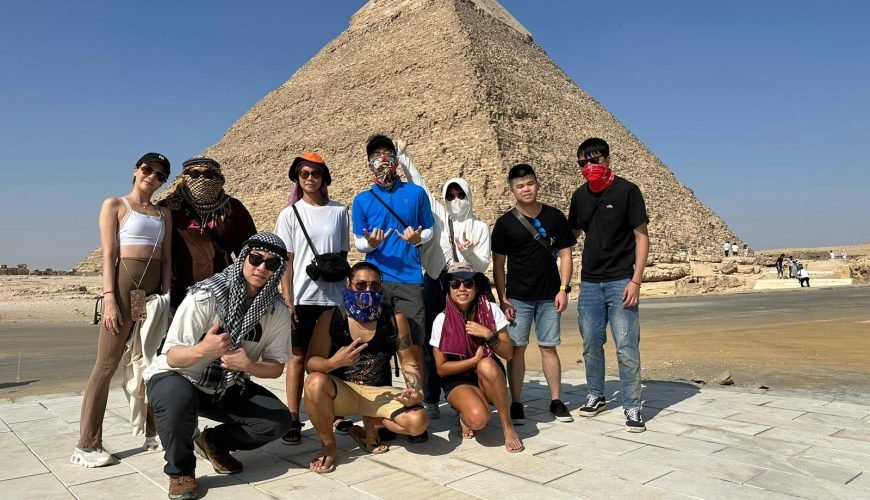 Half-Day Tour: Giza Pyramids, Sphinx & Local Egyptian Crafts