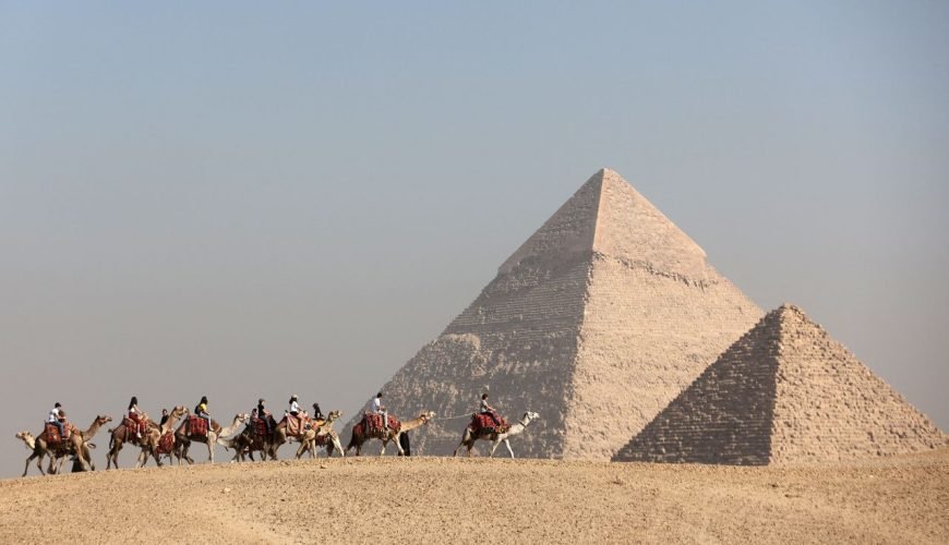 Cairo: Full-Day Guided Experience to Giza Pyramids, Saqqara & Memphis with Lunch
