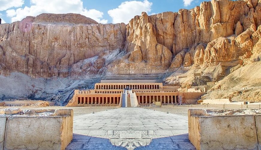 Day Tour From Cairo To Luxor By Plane