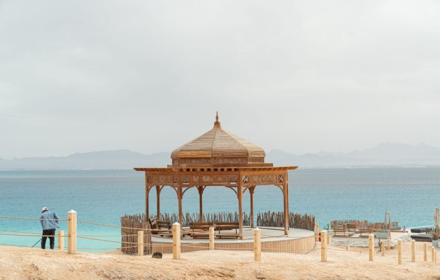 Ozirea Island Day Trip – Paradise in the Red Sea