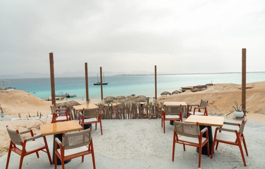 Ozirea Island Day Trip – Paradise in the Red Sea