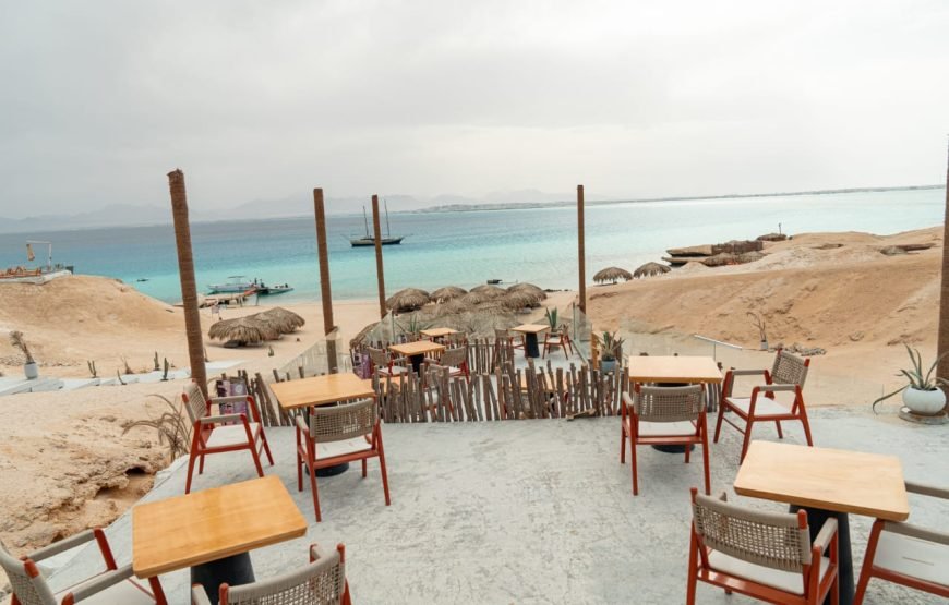 Ozirea Island Day Trip – Paradise in the Red Sea