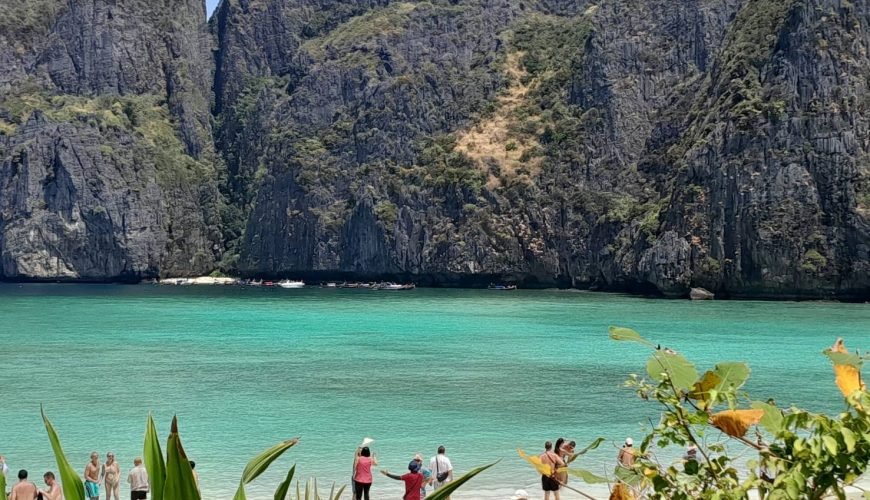 Explore Phi Phi Islands by Speedboat