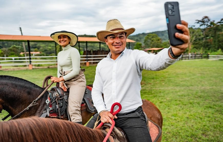 6-Days 7-Nights All-Inclusive Medellin Exploration with Guide