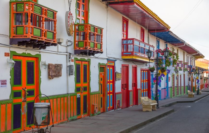 6-Days 7-Nights All-Inclusive Medellin Exploration with Guide