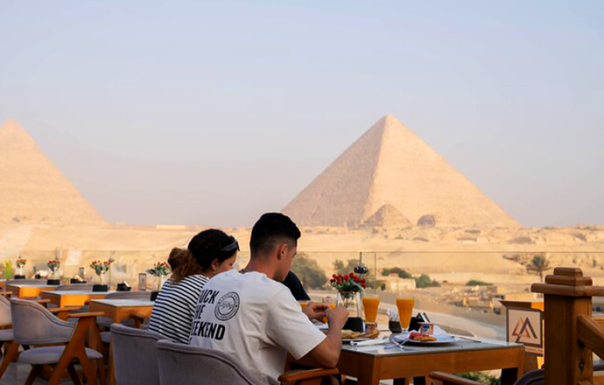 Dinner, Sound and Light Show at the Giza Pyramids – Great Pyramid Inn