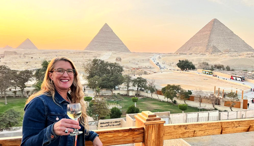 Dinner, Sound and Light Show at the Giza Pyramids – Great Pyramid Inn
