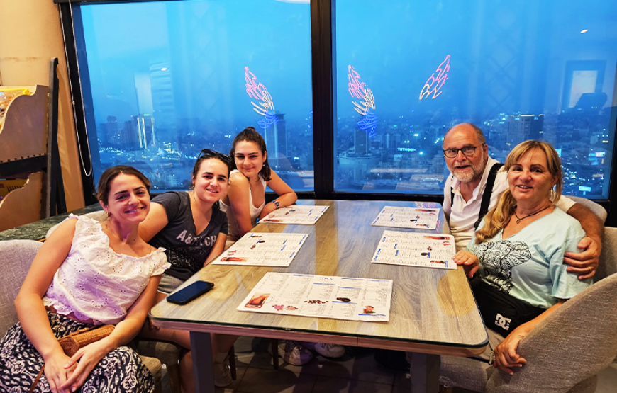 Cairo Day Tour: Historic Mosques, Markets and Dinner at Cairo Tower