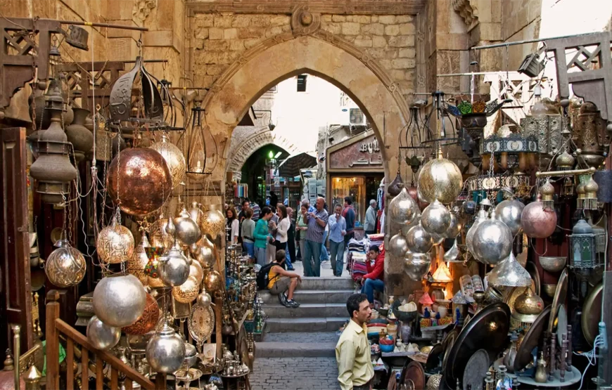 Cairo: Local Markets & Khan el Khalili Private Shopping Tour