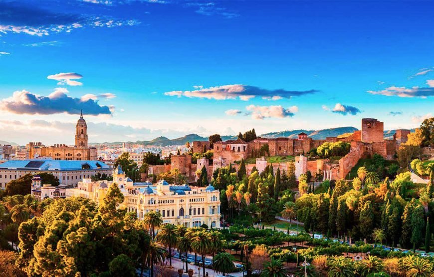 Dynamic Vacation In Sunny Málaga: Cooking Paella Workshop, Hiking and Pickleball (private room)🌄🥘🏓