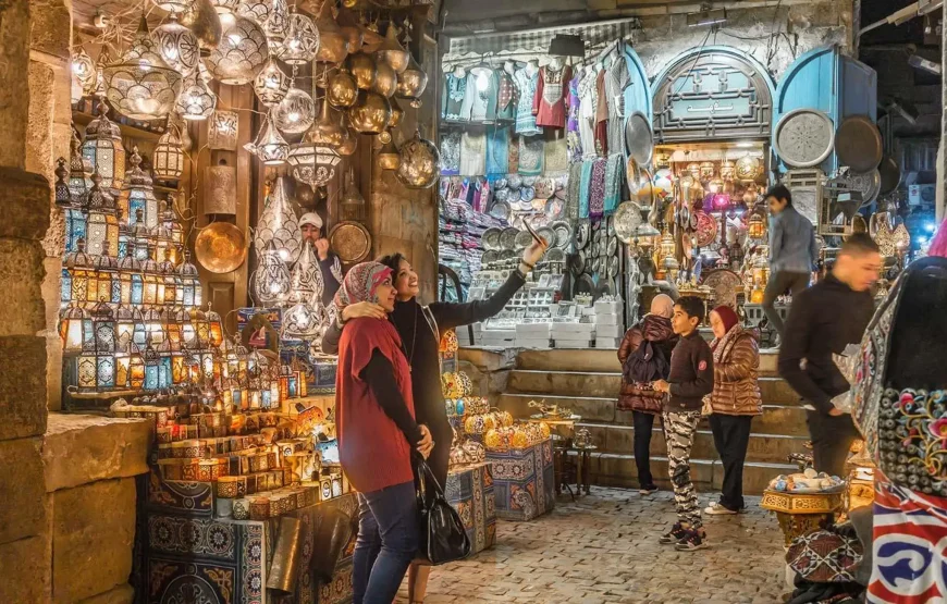Cairo: Local Markets & Khan el Khalili Private Shopping Tour