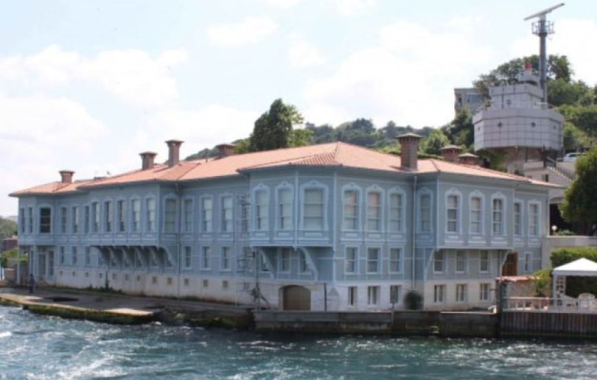 Bosphorus Sunset Cruise in Istanbul – Sail Between Two Continents