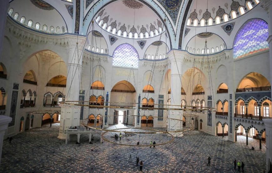 Istanbul Full-Day Tour: Bus Sightseeing & Bosphorus Cruise
