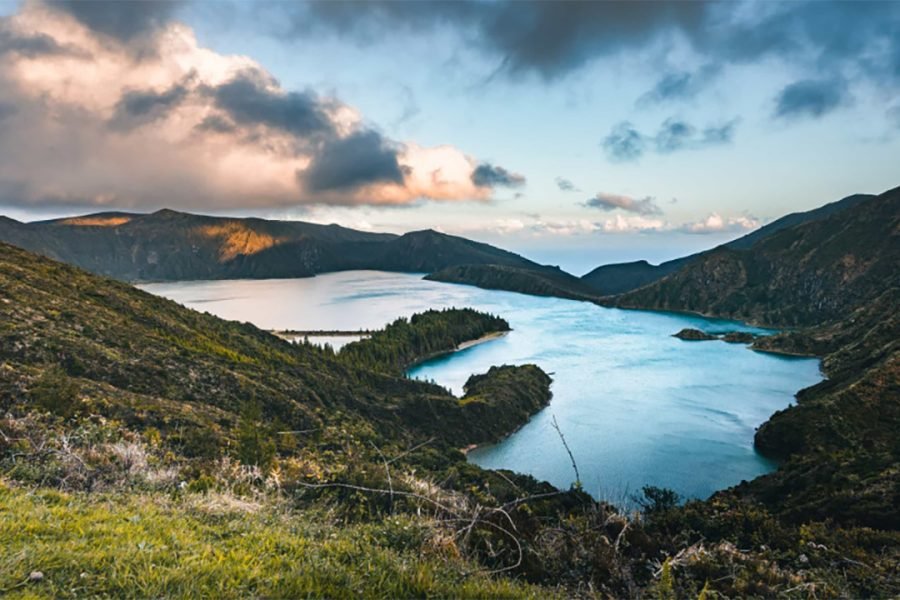 Mystic Lakes of 7 Cidades & Lagoa do Fogo Guided Tour with a local