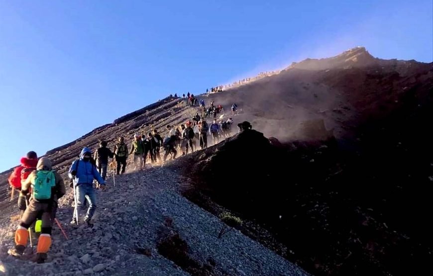 Mount Rinjani 3 Days 2 Nights Trekking via Sembalun – Torean Route