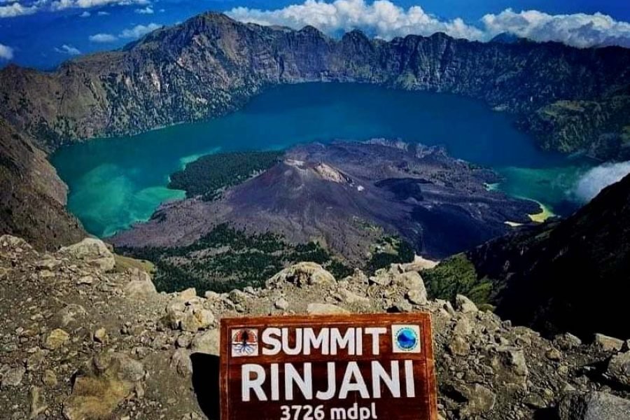 Mount Rinjani 3 Days 2 Nights Trekking via Sembalun – Torean Route
