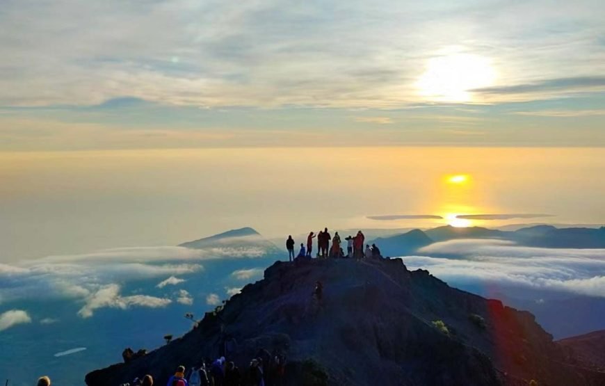 Mount Rinjani 3 Days 2 Nights Trekking via Sembalun – Torean Route