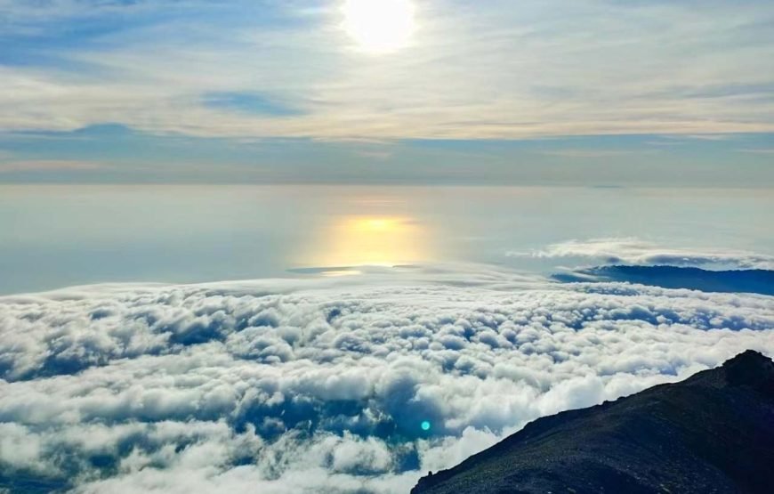 Mount Rinjani 3 Days 2 Nights Trekking via Sembalun – Torean Route