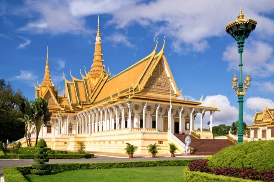 Phnom Penh Explorer: Private Tour