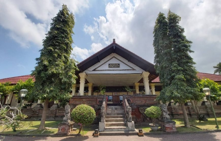 Bali: Batuan Art, Jewelry, and Kertha Gosa Museum Tour